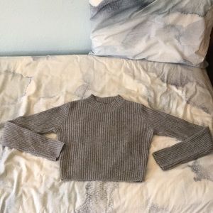 Brandy Melville gray (semi)cropped sweater.